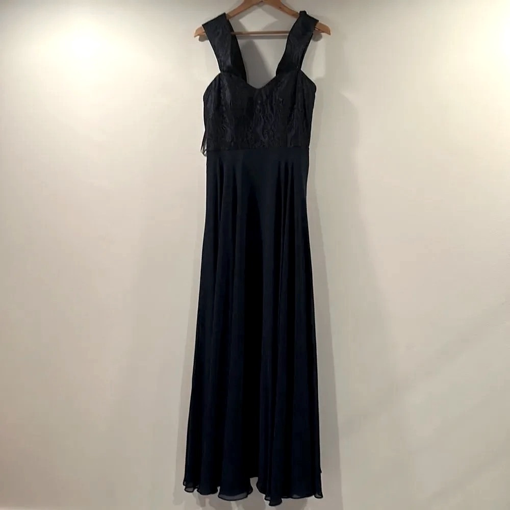 Hayley Paige Occasions 12 Navy gown straps snap off for strapless excellent cond